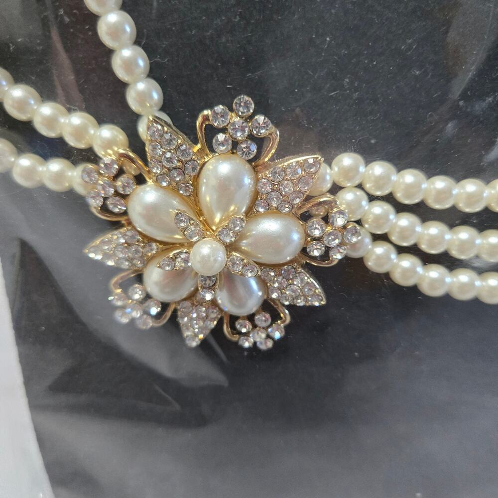 Multi-Strand Faux Pearl Floral Brooch Necklace & Stud Earrings Set - Picture 3 of 4